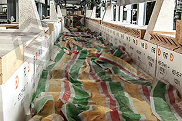 Forehearth channel insulation lining during installation.